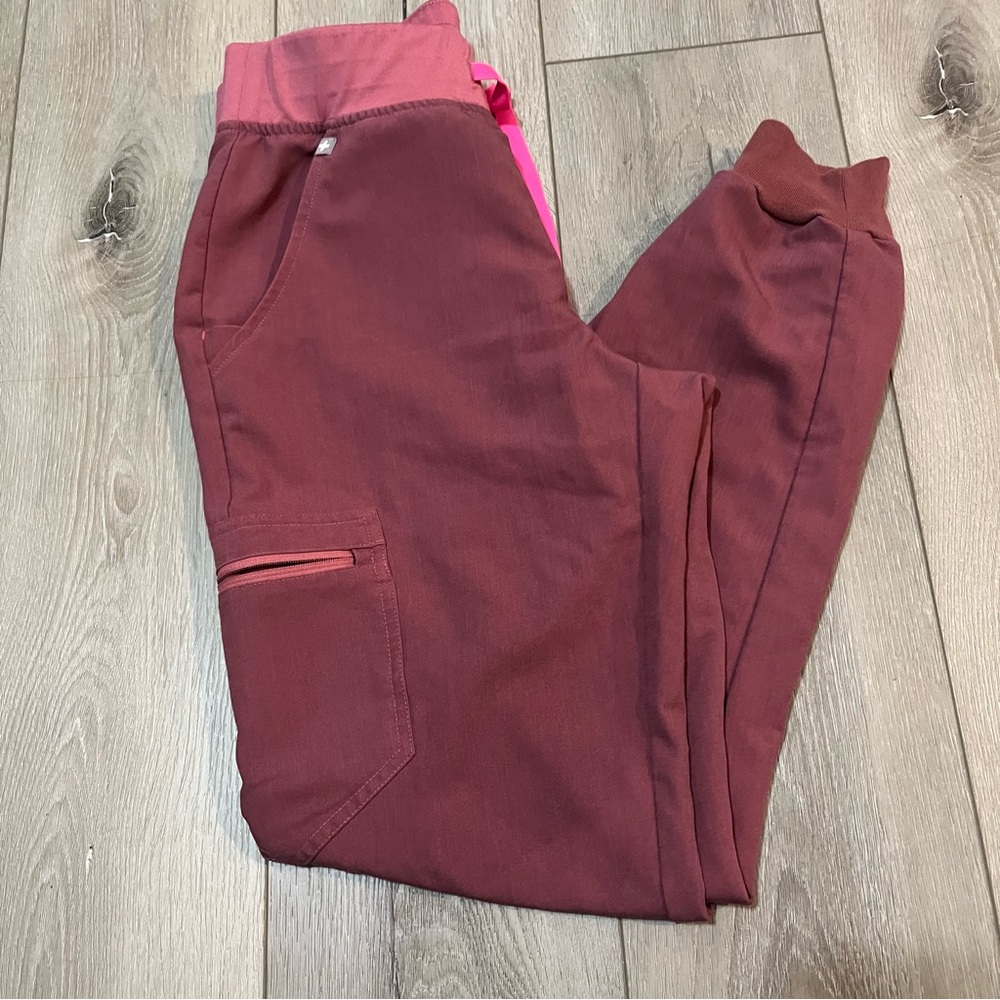 Figs Women's Mauve Zamora Jogger Scrubs Pants - Size Small